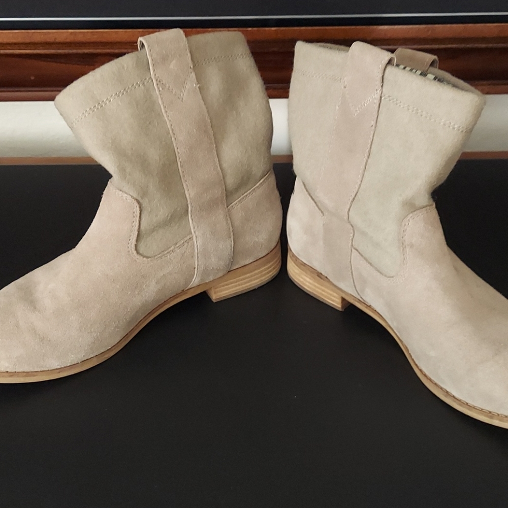 TOMS - Picture 10 of 16